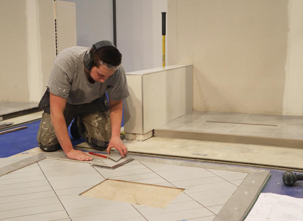 Samuel Retiere compétition WorldSkills Régional mars 2025 - médaille d'or carrelage