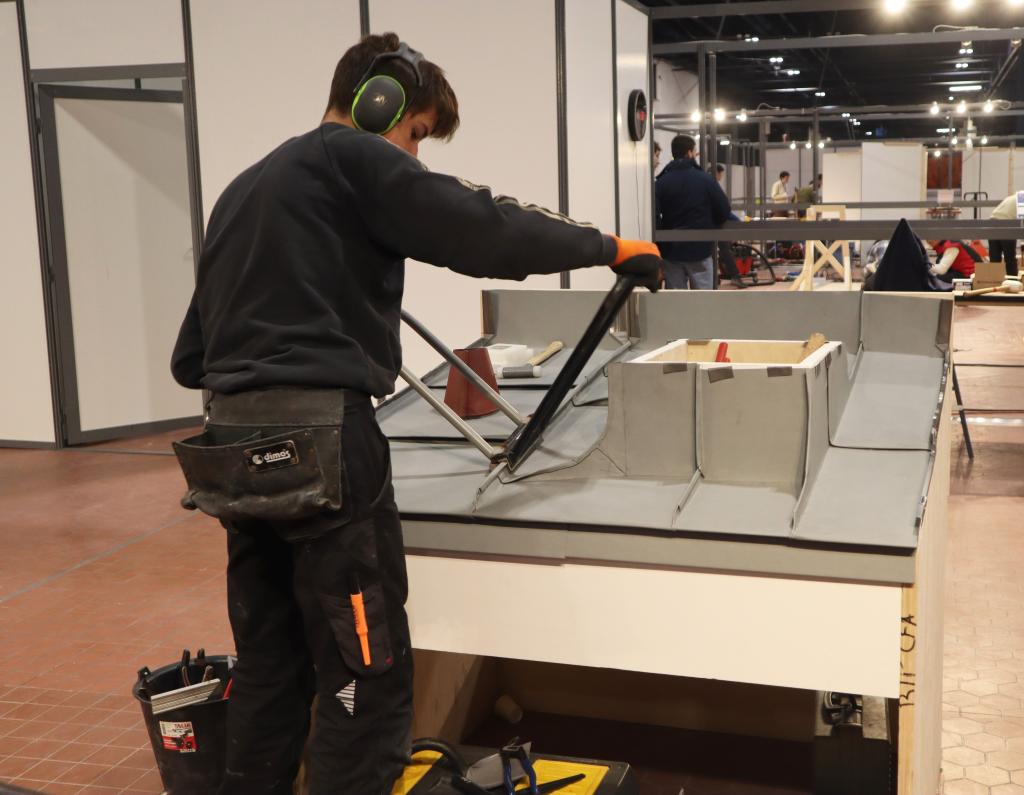 Léo EVEILLARD compétition WorldSkills Régional mars 2025 - médaille d'argent couverture métallique