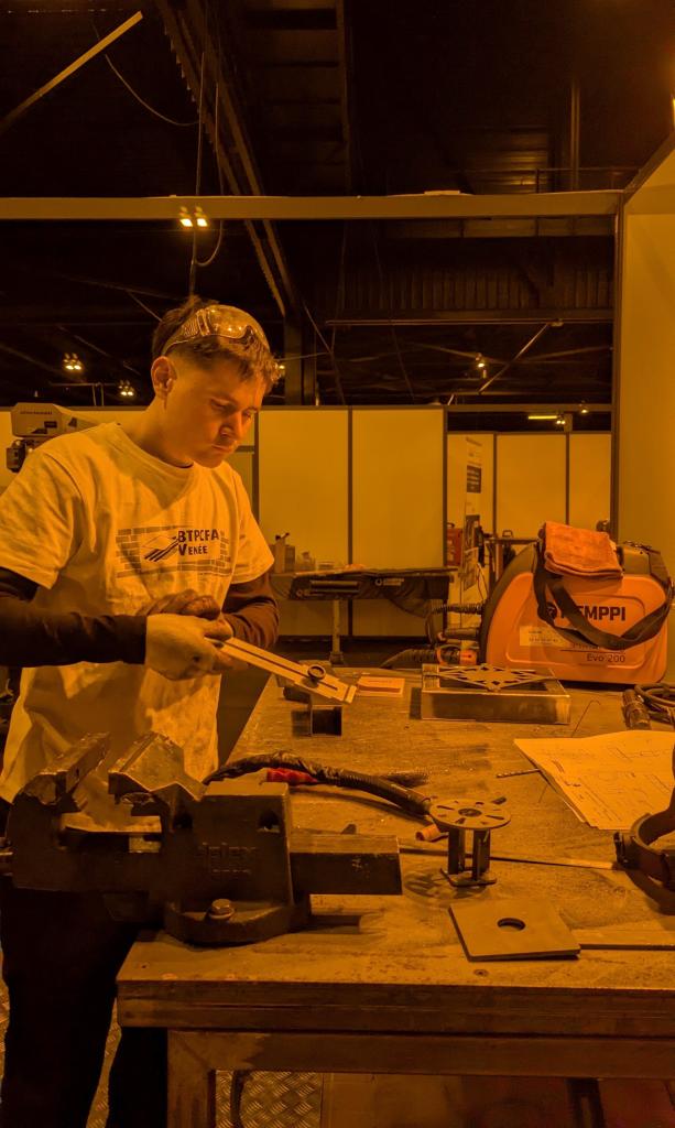 Melvin GRONDIN compétition WorldSkills Régional mars 2025 - médaille d'or métallerie