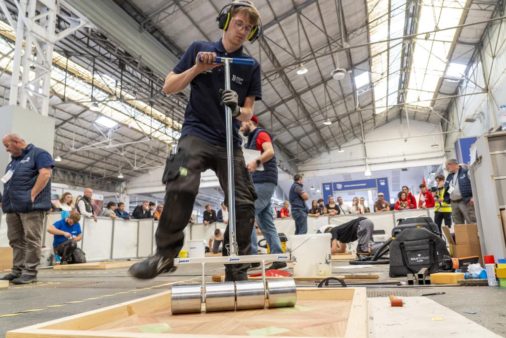 Alexis CHASSERIEAU médaille d'excellence en solier WorldSkills Marseille 2025