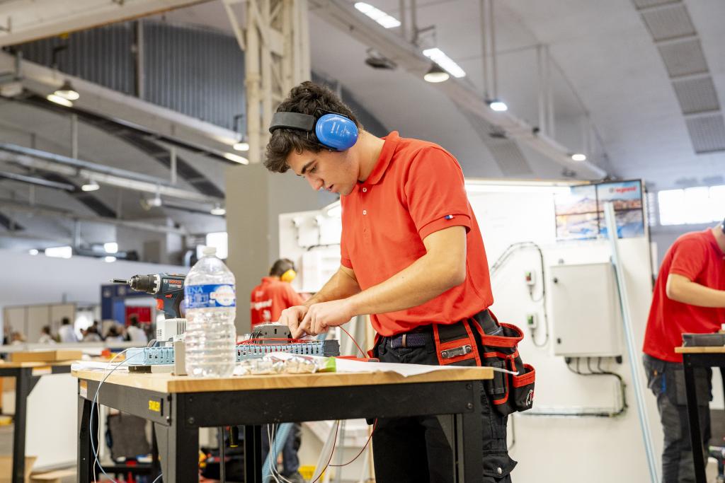 Benoît DELEERSNYDER, médaille d'or en installation électrique Parcours plus WorldSkills Marseille 2025 ©Gutierrez Anthony WorldSkills France