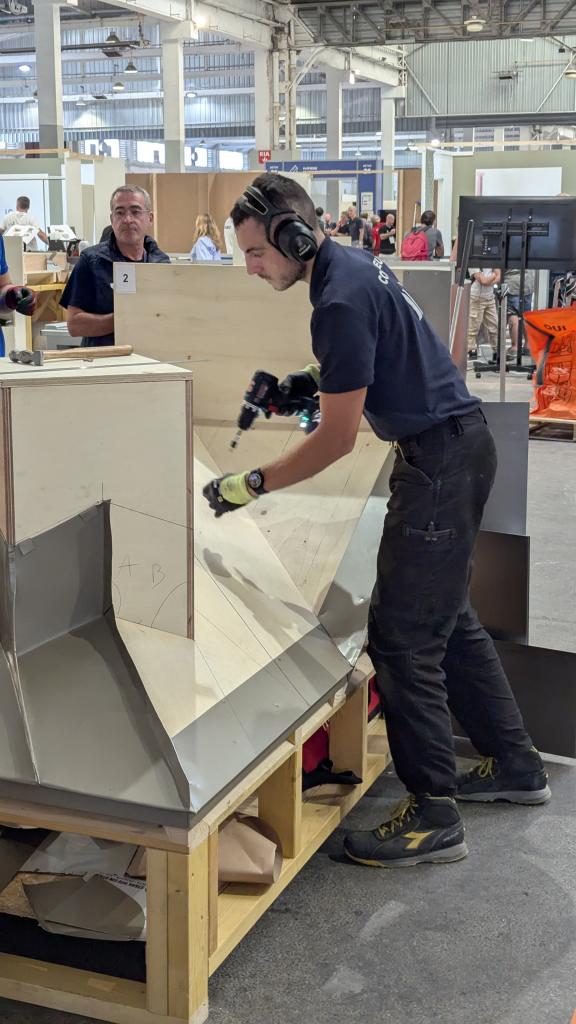 Matteo GULIZZI, compétiteur couverture métallique WorldSkills Marseille 2025