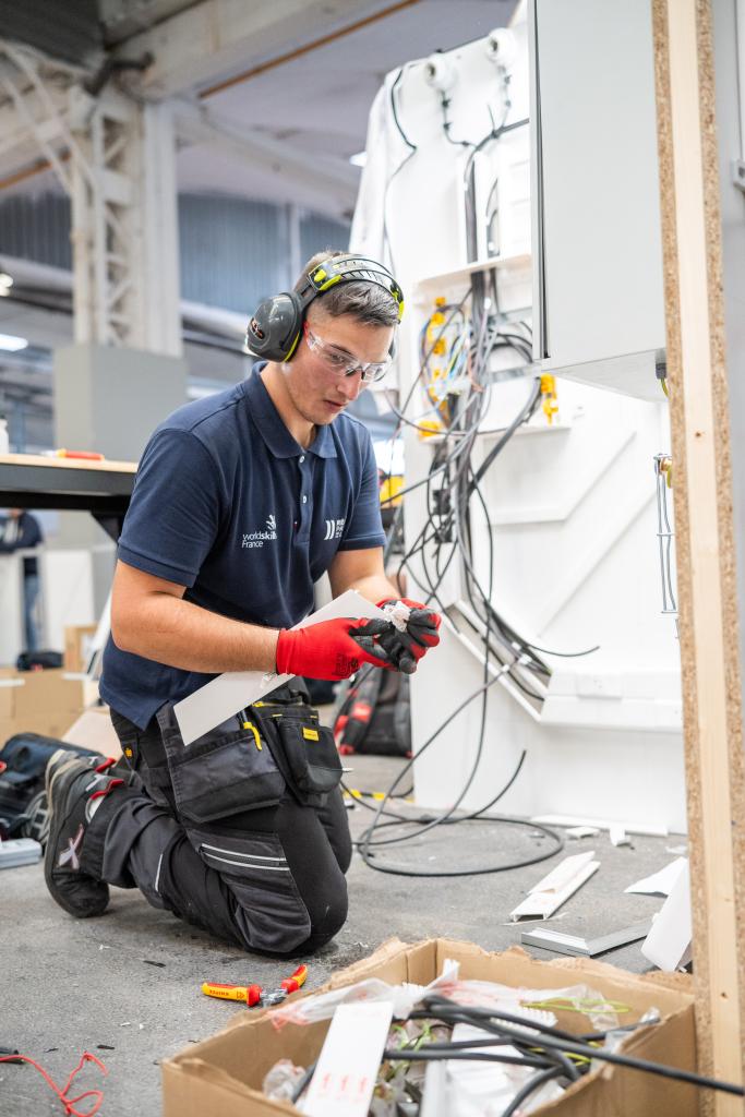 Swann CLAMART, médaille d'or en installation électrique WorldSkills Marseille 2025